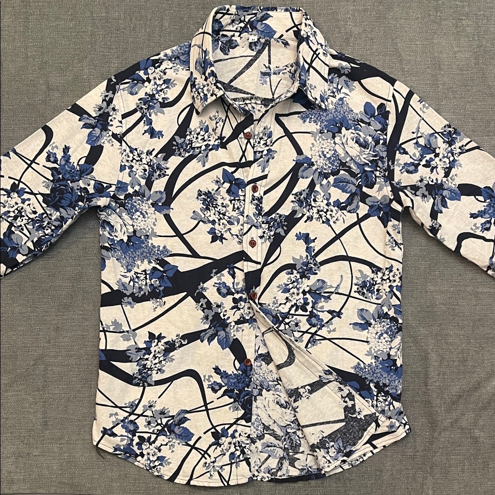 elegant Blue and White Floral linen button up Blouse Medium 26/156